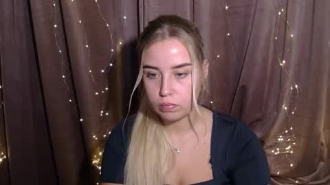 Snapshot of kristyflowers chatting on 4, 12, 2024 KristyFlowers online show from 4, 12, 2024