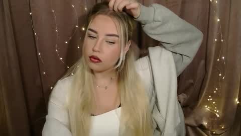 Snapshot of kristyflowers chatting on 9, 12, 2024 KristyFlowers online show from 9, 12, 2024