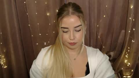 Snapshot of kristyflowers chatting on 10, 12, 2024 KristyFlowers online show from 10, 12, 2024