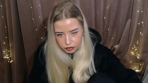 Snapshot of kristyflowers chatting on 12, 12, 2024 KristyFlowers online show from 12, 12, 2024