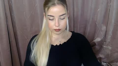 Snapshot of kristyflowers chatting on 17, 12, 2024 KristyFlowers online show from 17, 12, 2024