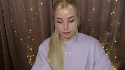 Snapshot of kristyflowers chatting on 19, 12, 2024 KristyFlowers online show from 19, 12, 2024