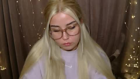 Snapshot of kristyflowers chatting on 19, 12, 2024 KristyFlowers online show from 19, 12, 2024