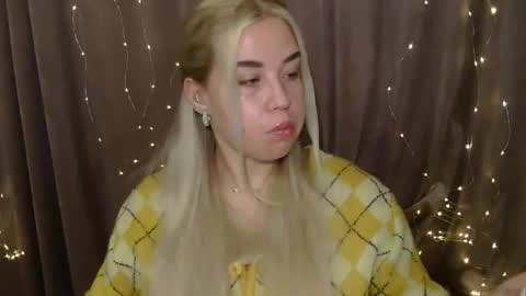 Snapshot of kristyflowers chatting on 20, 12, 2024 KristyFlowers online show from 20, 12, 2024