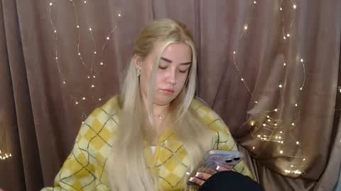 Snapshot of kristyflowers chatting on 20, 12, 2024 KristyFlowers online show from 20, 12, 2024