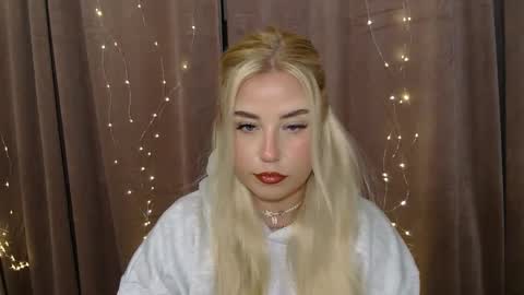 Snapshot of kristyflowers chatting on 6, 1, 2025 KristyFlowers online show from 6, 1, 2025