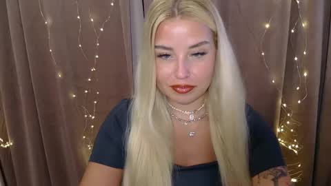 Snapshot of kristyflowers chatting on 7, 1, 2025 KristyFlowers online show from 7, 1, 2025