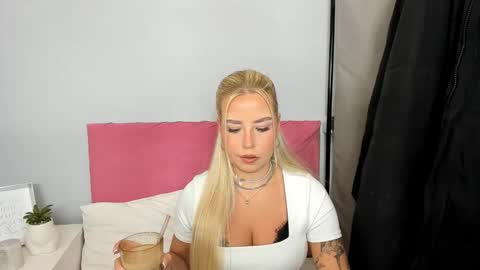 Snapshot of kristyflowers chatting on 13, 1, 2025 KristyFlowers online show from 13, 1, 2025