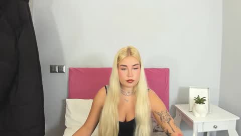 Snapshot of kristyflowers chatting on 17, 1, 2025 KristyFlowers online show from 17, 1, 2025