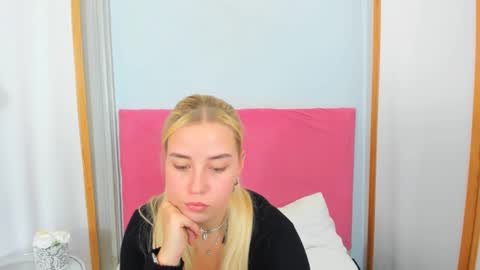 Snapshot of kristyflowers chatting on 5, 2, 2025 KristyFlowers online show from 5, 2, 2025