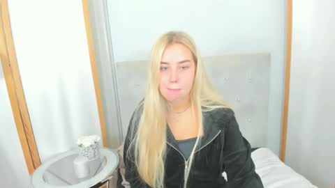 Snapshot of kristyflowers chatting on 18, 2, 2025 KristyFlowers online show from 18, 2, 2025