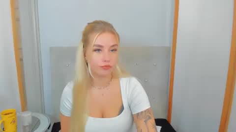 Snapshot of kristyflowers chatting on 3, 3, 2025 KristyFlowers online show from 3, 3, 2025