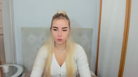 Snapshot of kristyflowers chatting on 8, 3, 2025 KristyFlowers online show from 8, 3, 2025