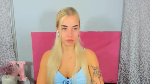 Snapshot of kristyflowers chatting on 13, 10, 2025 KristyFlowers online show from 13, 10, 2025