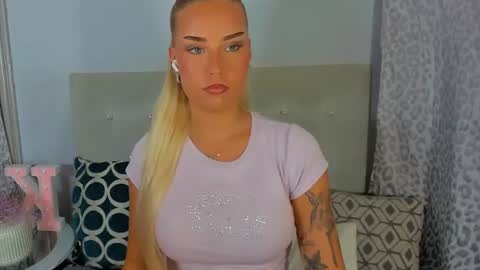 Snapshot of kristyflowers chatting on 19, 6, 2026 KristyFlowers online show from 19, 6, 2026