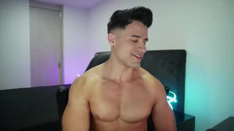 Snapshot of krops_ chatting on 1, 10, 2025 KROPS online show from 1, 10, 2025