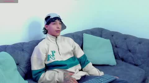Snapshot of kroywave chatting on 4, 6, 2026 Kroy Wave Muscle Tattoos Latino online show from 4, 6, 2026