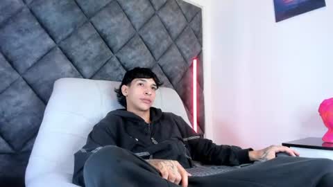 Snapshot of kroywave chatting on 1, 8, 2026 Kroy Wave Muscle Tattoos Latino online show from 1, 8, 2026