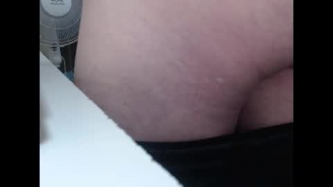 Snapshot of krumpy14 chatting on 14, 11, 2025 krumpy14 horny grandad online show from 14, 11, 2025