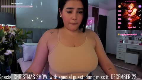 Snapshot of krysstal__ chatting on 20, 12, 2024 online show from 20, 12, 2024