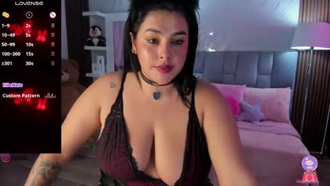 Snapshot of krysstal__ chatting on 25, 2, 2025 online show from 25, 2, 2025