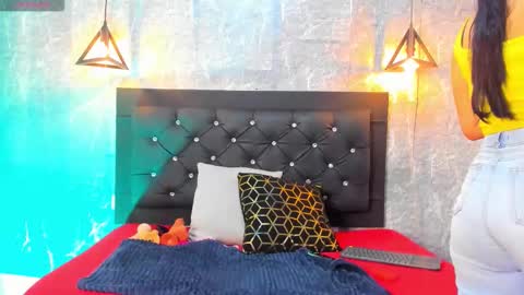 Snapshot of krystal_taylor23 chatting on 24, 11, 2025 Kystal Taylor online show from 24, 11, 2025