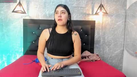 Snapshot of krystal_taylor23 chatting on 25, 11, 2025 Kystal Taylor online show from 25, 11, 2025