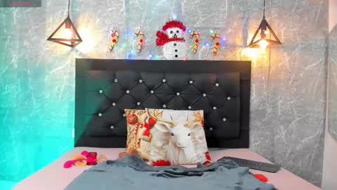 Snapshot of krystal_taylor23 chatting on 5, 12, 2025 Kystal Taylor online show from 5, 12, 2025