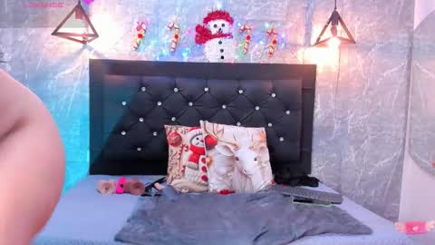 Snapshot of krystal_taylor23 chatting on 15, 12, 2025 Kystal Taylor online show from 15, 12, 2025