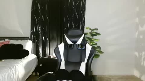 Snapshot of krystalblakexxx chatting on 3, 5, 2026 Krystal Blake online show from 3, 5, 2026
