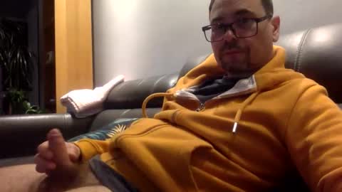 krzysztof1977 online show from 9, 4, 2026