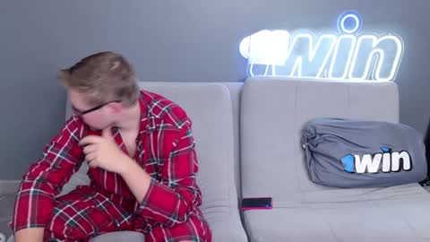 Snapshot of ksenyahot chatting on 6, 1, 2025 WebcamWhore online show from 6, 1, 2025