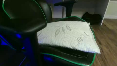 Snapshot of kt12369 chatting on 10, 9, 2025 Kevin online show from 10, 9, 2025