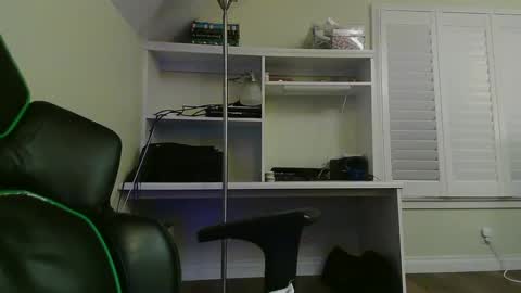 Snapshot of kt12369 chatting on 13, 10, 2025 Kevin online show from 13, 10, 2025