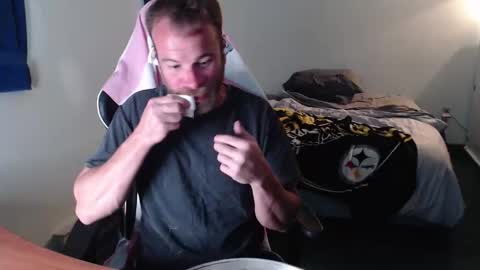 Snapshot of kuggy570 chatting on 4, 6, 2026 Kuggy online show from 4, 6, 2026