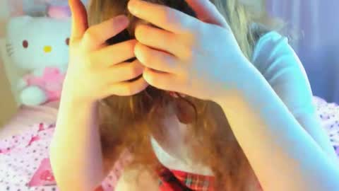 Snapshot of kuraii_ chatting on 20, 9, 2025 Anna online show from 20, 9, 2025
