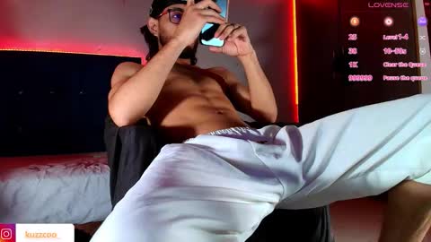 Snapshot of kuzzcoo chatting on 22, 10, 2025 kuzzcoo online show from 22, 10, 2025