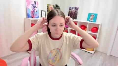 Snapshot of kvetachka chatting on 25, 2, 2025 Kvetachka Thu-Sun 0900am-1500pmGTM2 online show from 25, 2, 2025