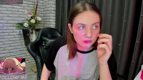 Snapshot of kvetachka chatting on 1, 3, 2025 Kvetachka Thu-Sun 0900am-1500pmGTM2 online show from 1, 3, 2025