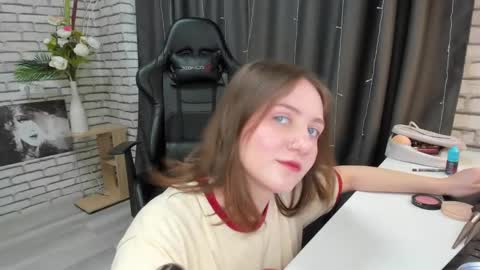 Snapshot of kvetachka chatting on 2, 3, 2025 Kvetachka Thu-Sun 0900am-1500pmGTM2 online show from 2, 3, 2025