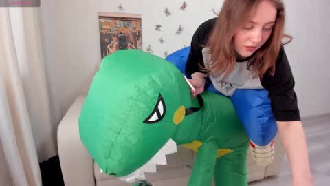 Snapshot of kvetachka chatting on 8, 3, 2025 Kvetachka Thu-Sun 0900am-1500pmGTM2 online show from 8, 3, 2025