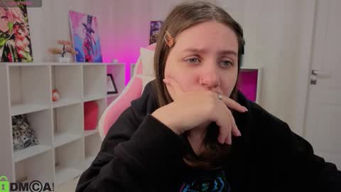 Snapshot of kvetachka chatting on 18, 9, 2025 Kvetachka Thu-Sun 0900am-1500pmGTM2 online show from 18, 9, 2025