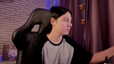 Snapshot of kvetachka chatting on 23, 9, 2025 Kvetachka Thu-Sun 0900am-1500pmGTM2 online show from 23, 9, 2025