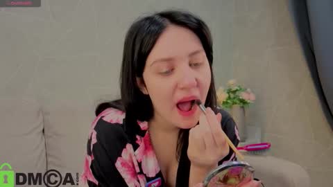 Snapshot of kvetachka chatting on 26, 9, 2025 Kvetachka Thu-Sun 0900am-1500pmGTM2 online show from 26, 9, 2025