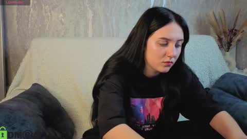 Snapshot of kvetachka chatting on 8, 10, 2025 Kvetachka Thu-Sun 0900am-1500pmGTM2 online show from 8, 10, 2025