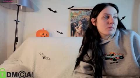 Snapshot of kvetachka chatting on 26, 10, 2025 Kvetachka Thu-Sun 0900am-1500pmGTM2 online show from 26, 10, 2025