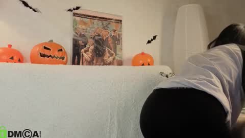 Snapshot of kvetachka chatting on 29, 10, 2025 Kvetachka Thu-Sun 0900am-1500pmGTM2 online show from 29, 10, 2025