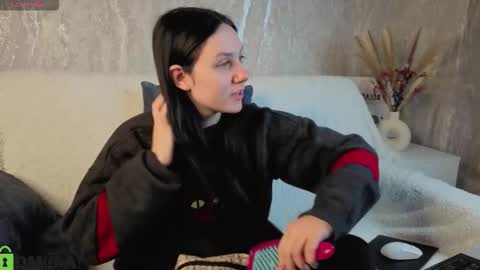 Snapshot of kvetachka chatting on 5, 11, 2025 Kvetachka Thu-Sun 0900am-1500pmGTM2 online show from 5, 11, 2025