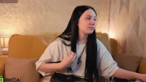 Snapshot of kvetachka chatting on 9, 11, 2025 Kvetachka Thu-Sun 0900am-1500pmGTM2 online show from 9, 11, 2025