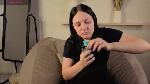 Snapshot of kvetachka chatting on 20, 11, 2025 Kvetachka Thu-Sun 0900am-1500pmGTM2 online show from 20, 11, 2025